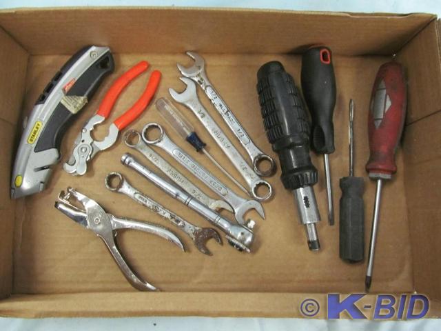 lot 88 image: Tools - screw drivers, small wrench...
