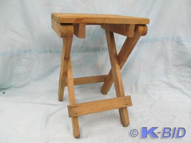 lot 91 image: Fold up Table 18 tall