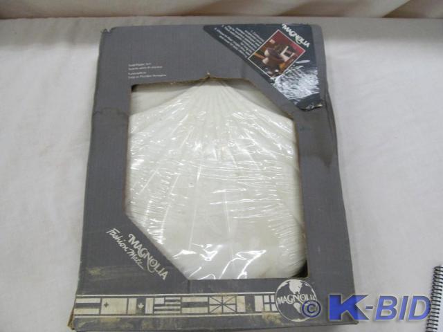 Magnolia Clam Shell Toilet Seat, Pl...