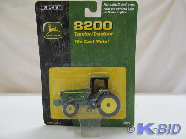 Ertl John Deere 164 Tractor 8200