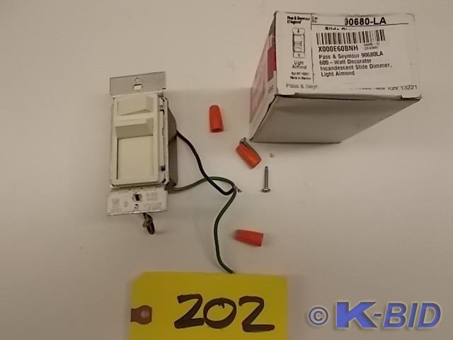 Pass &amp Seymour 600 Watt, 120 Vo...