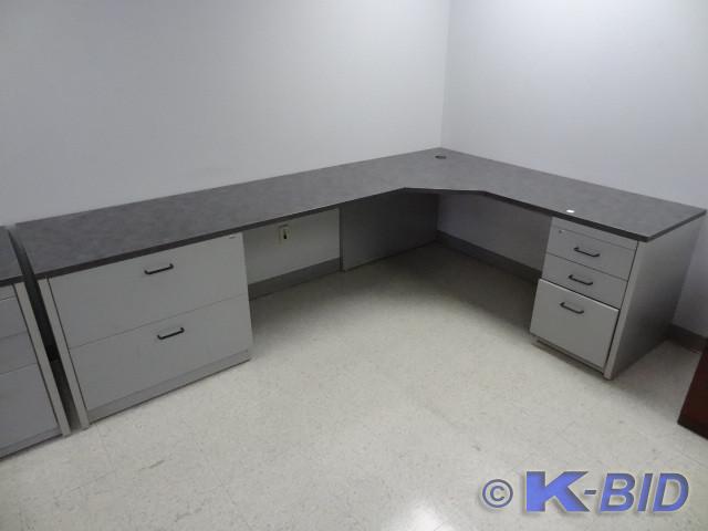 lot 1 image: Laminate L shaped desk. 2 lateral f...