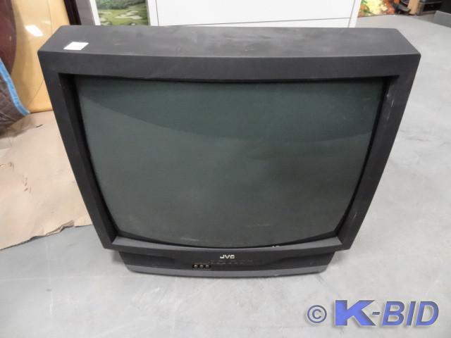 lot 124 image: JVC model AV-27870 TV with remote. ...