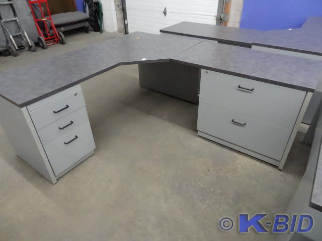 lot 186 image: L shaped laminate office desk. 2 la...