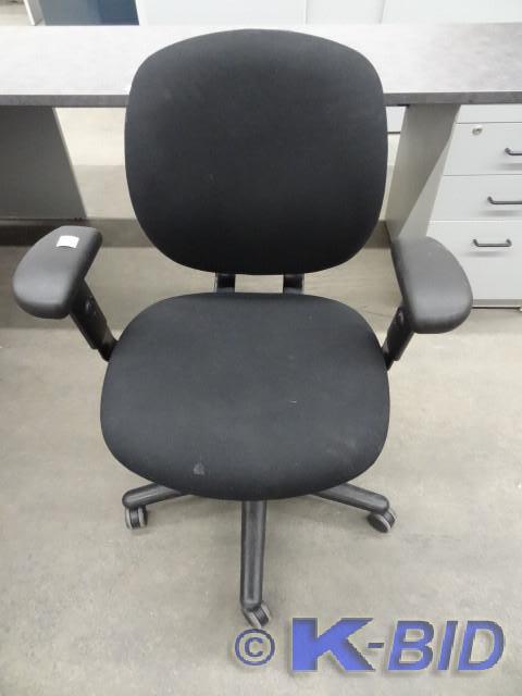 lot 197 image: Office chair on wheels