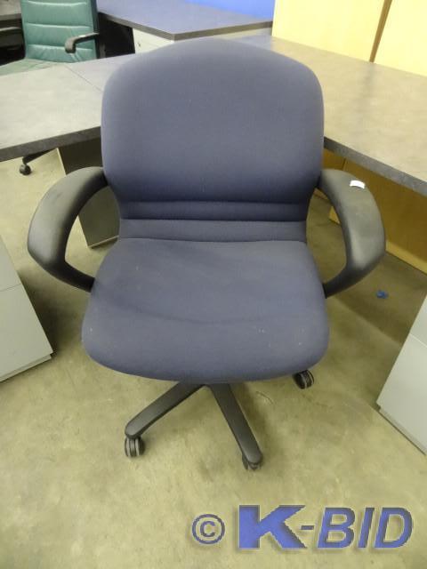 lot 202 image: office chair on wheels