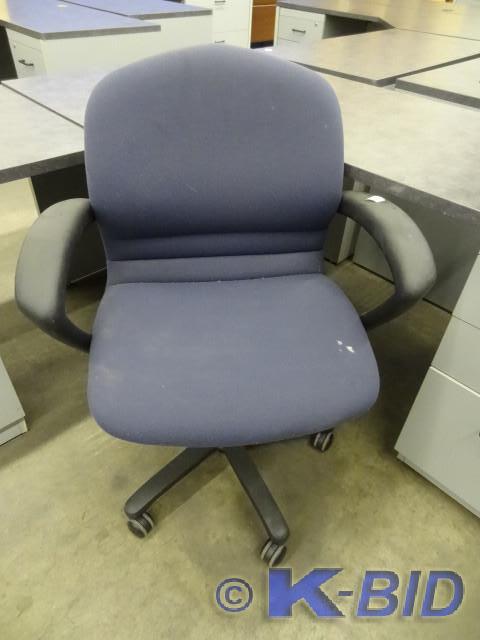 lot 214 image: office chair on wheels