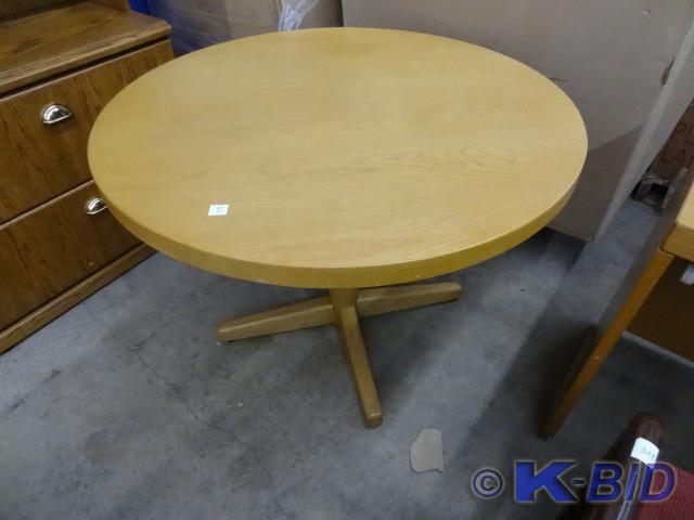 lot 226 image: 42 round table.