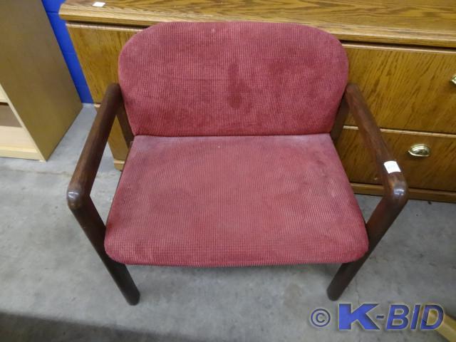 lot 228 image: Oversized wood framed side chair