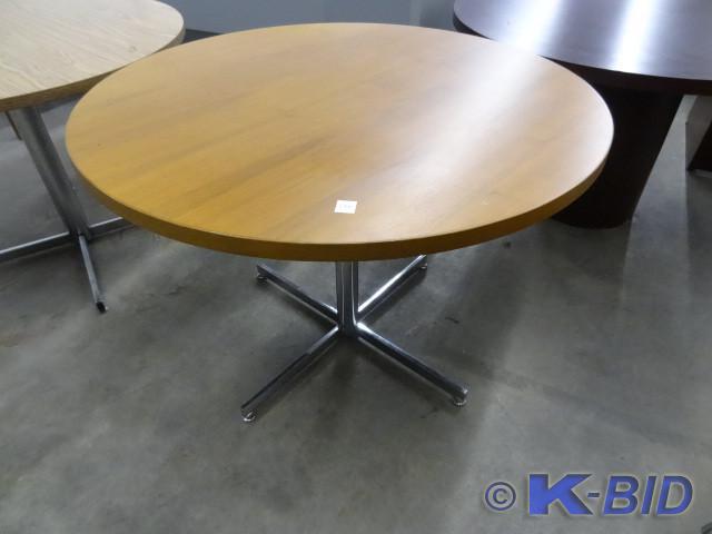 lot 230 image: 42 round table with metal base