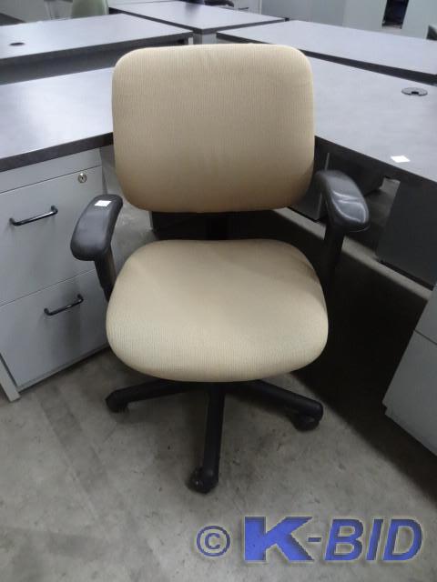 lot 252 image: office chair on wheels