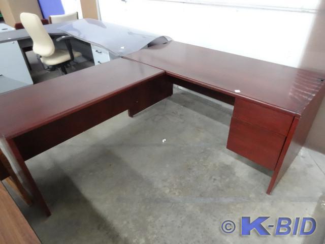 lot 273 image: L shaped wood office desk. 2 drawer...
