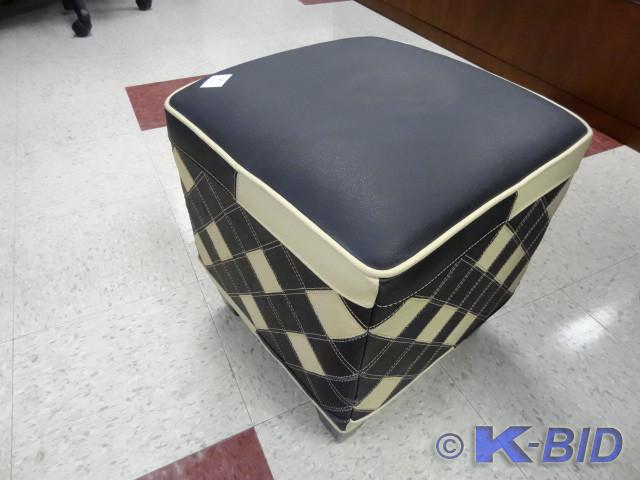 lot 28 image: Leather cushioned stool.