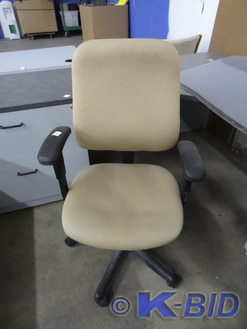 lot 280 image: office chair on wheels