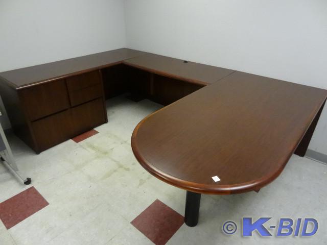 lot 45 image: U shaped office desk. 3 piece. 2 fi...