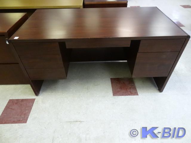 lot 75 image: Laminate office desk. 5 drawer Penc...