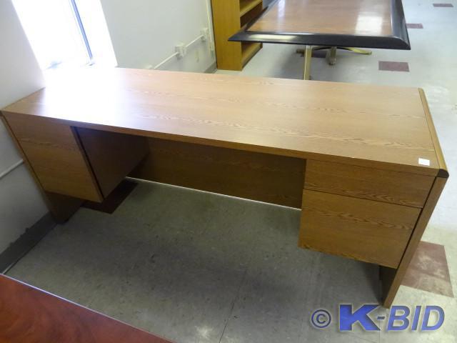 lot 79 image: Laminate office desk. 4 drawer. 72 ...