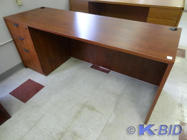 lot 80 image: Laminate office desk. 71 x 24 x 30....