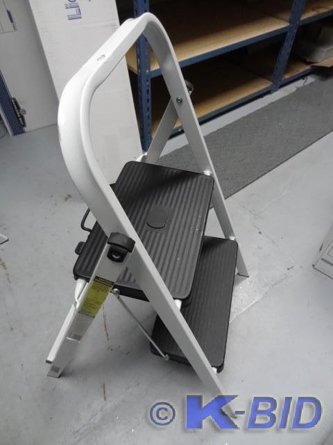 lot 136 image: 2 step fold up ladder