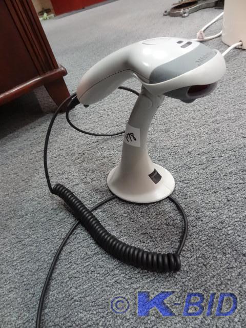lot 178 image: Voyager USB plug bar code scanner