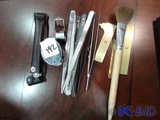 lot 192 image: Tweezers. Calipers. Brush. Magnifyi...