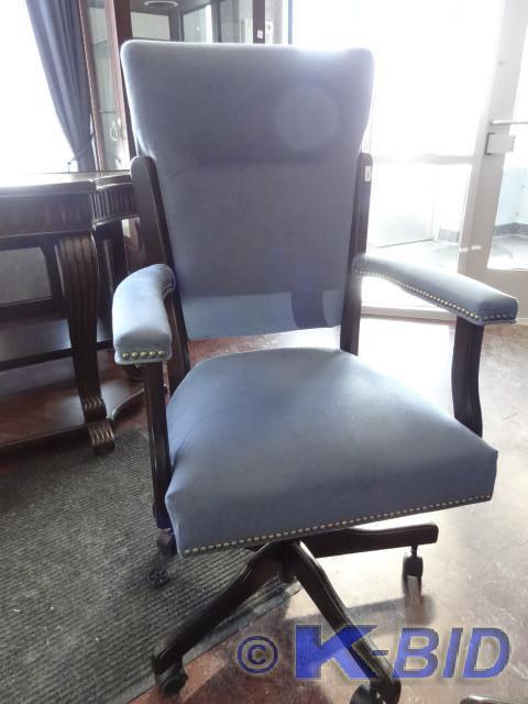 lot 33 image: High back wood framed cushioned off...