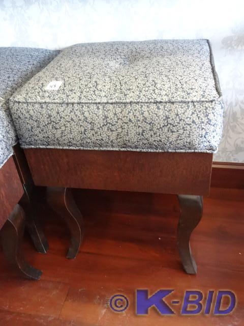 lot 48 image: 1 wood framed cushioned stool. 16 x...