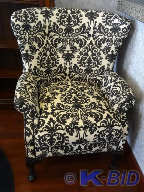 lot 5 image: Wood framed lounge chair from Neima...