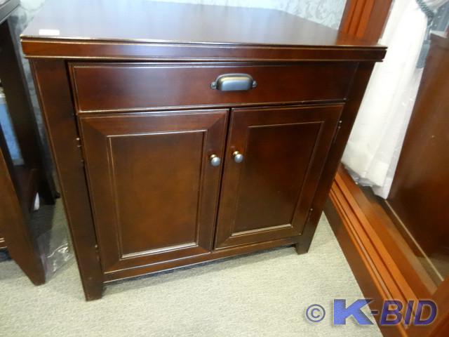lot 59 image: Wood cabinet with 1 drawer and 2 st...