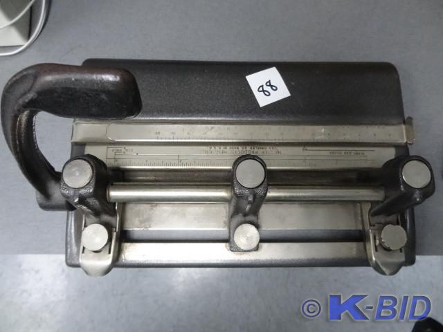 lot 88 image: Master products hole puncher