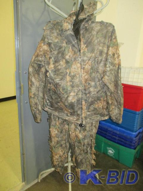 Jacket and Pant Set Under Brush&nbs...
