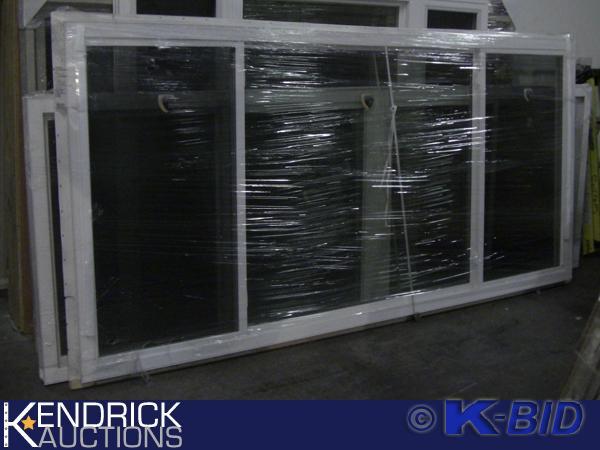 lot 135 image: 1 Lindsay Vinyl Framed 3 Lite (14, 12, 14) Slider Window