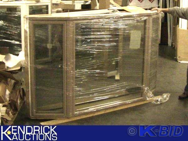 lot 190 image: 1 Lindsay Vinyl Framed Bay Window