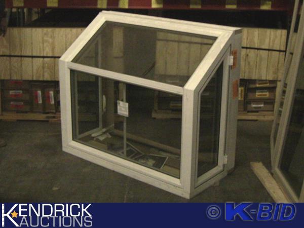 lot 192 image: 1 Alsides Vinyl Framed Garden Window