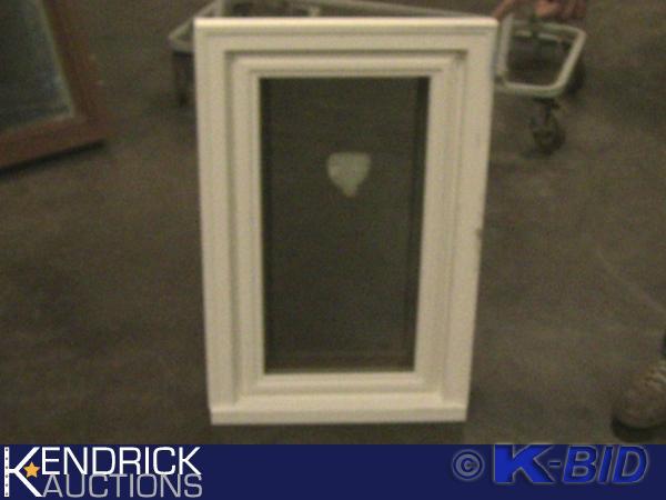 lot 195 image: 1 Lindsay Vinyl Framed Casement Salesman Sample Window