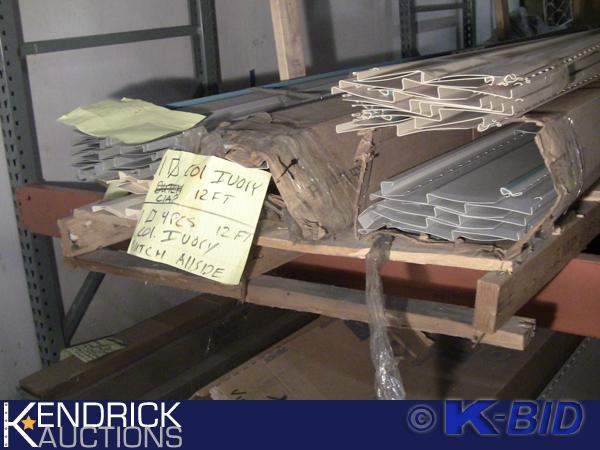 lot 225 image: 2 Pallets of 12 Vinyl Siding