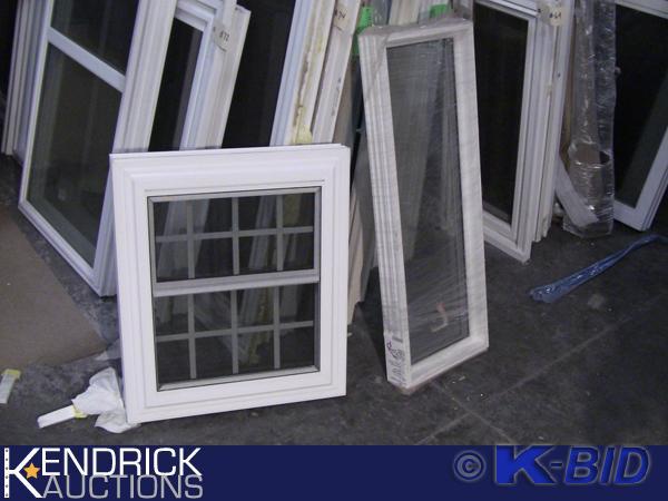 lot 78 image: 2 Lindsay Vinyl Framed Windows 1 Double Hung with Grid, and 1 Picture