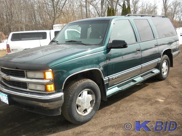 1999 Chrovolet Suburban 4WD    Ye...