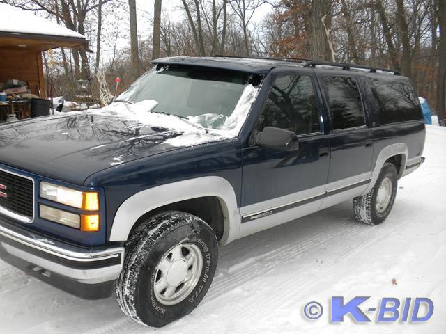 1997 GMC Suburban 4WD    Year 19...