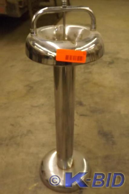 Vintage style Pedestal Ashtray, chr...