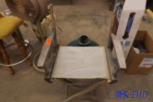 Vintage Fold up Lawn Chairs, missin...