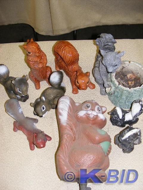 Lot of Squirrel Lawn Decor and a pa...