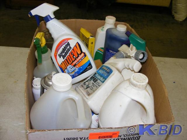 box of misc cleaning supplies