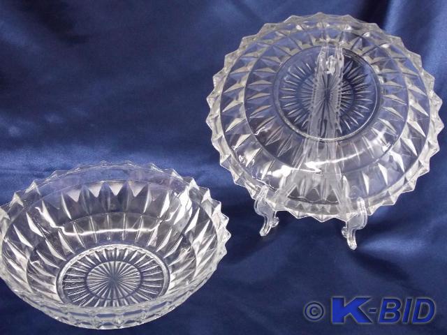 Pair of Diamond Raised Serving Bowl...