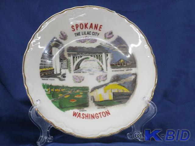 Plate approx 7.25 inches in diam fe...