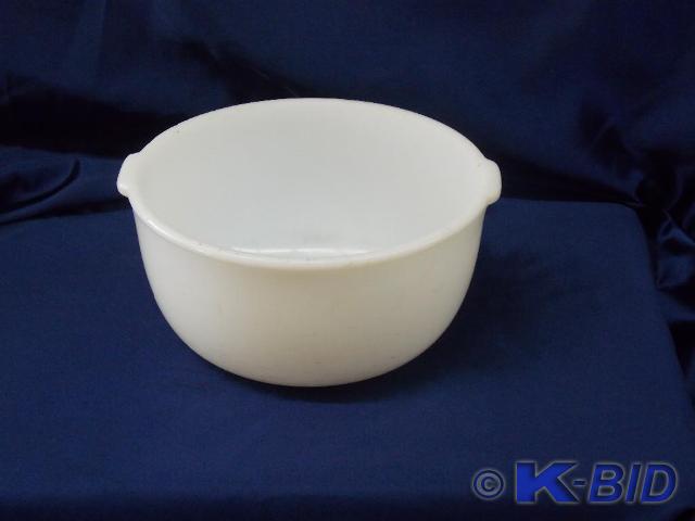Mixing Bowl has chips on rim 9in di...