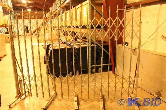lot 12 image: -Metal Expanding Gate -Good working...