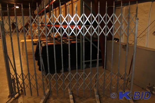 lot 13 image: -Metal Expanding Gate -Good working...