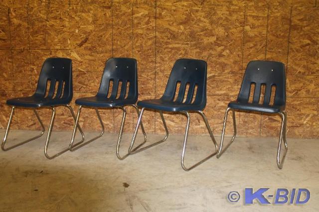 lot 175 image: -Lot of 4  VIRCO &nbsplarge c...