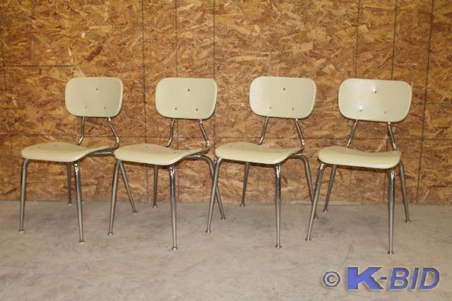 lot 182 image: -Lot of 4 chairs -Hard plastic comp...